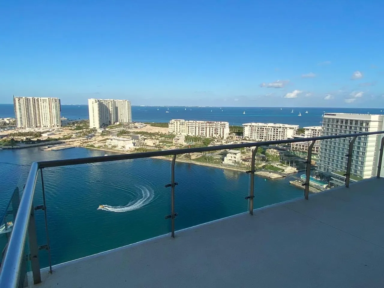 2 Bedroom Apartment In Marina Condo Cancún 0*,  Mexiko