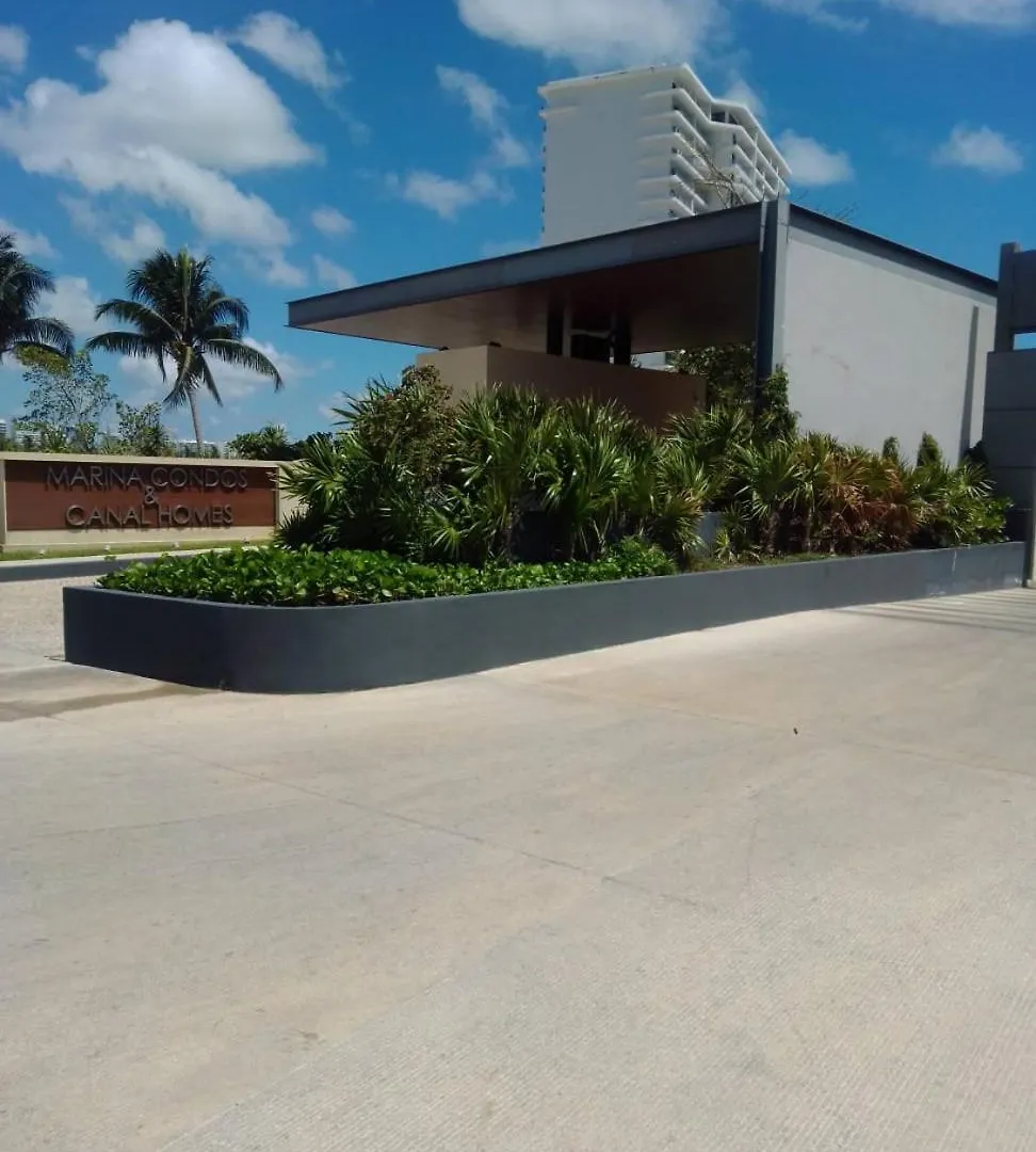 2 Bedroom Apartment In Marina Condo Cancún